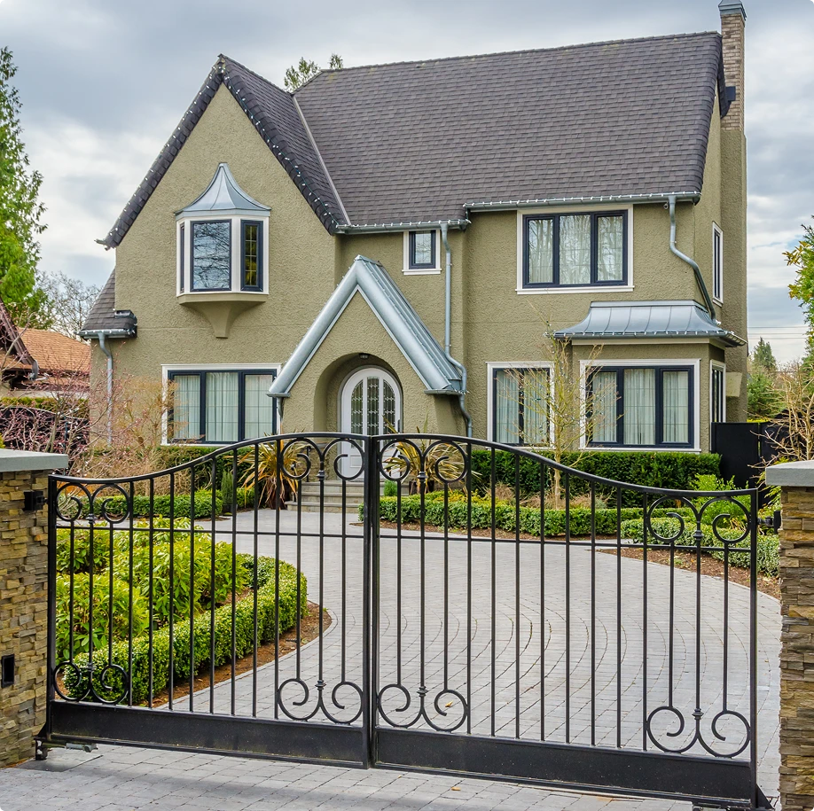 Custom Fencing Solutions for Residential & Commercial